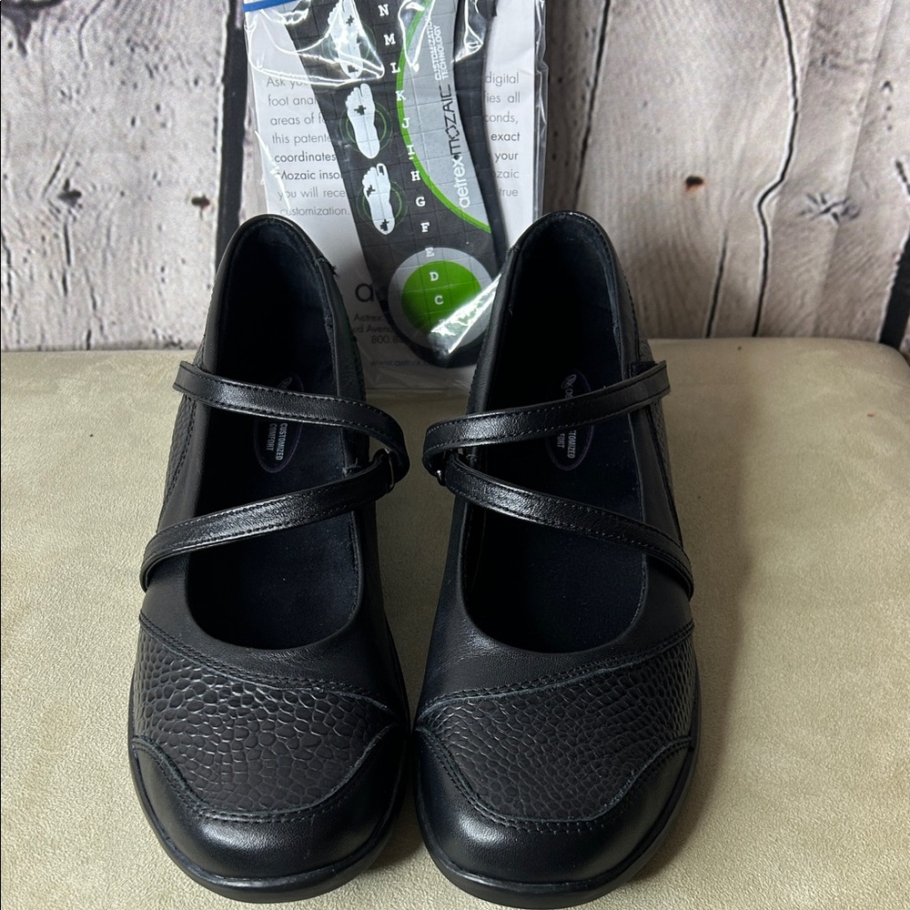 Aetrex Black Mary Jane Flats with additional insoles size 8